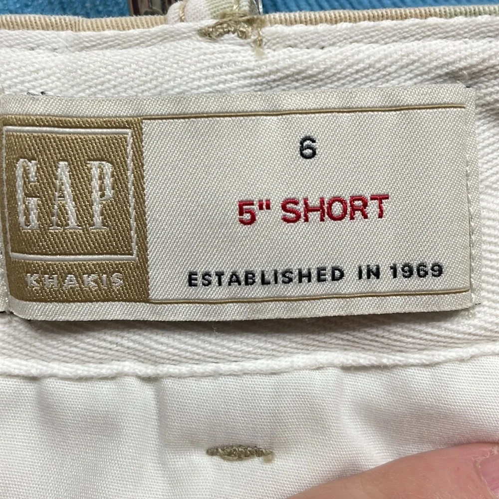 Gap camo shorts with matching top - Picture 2 of 6